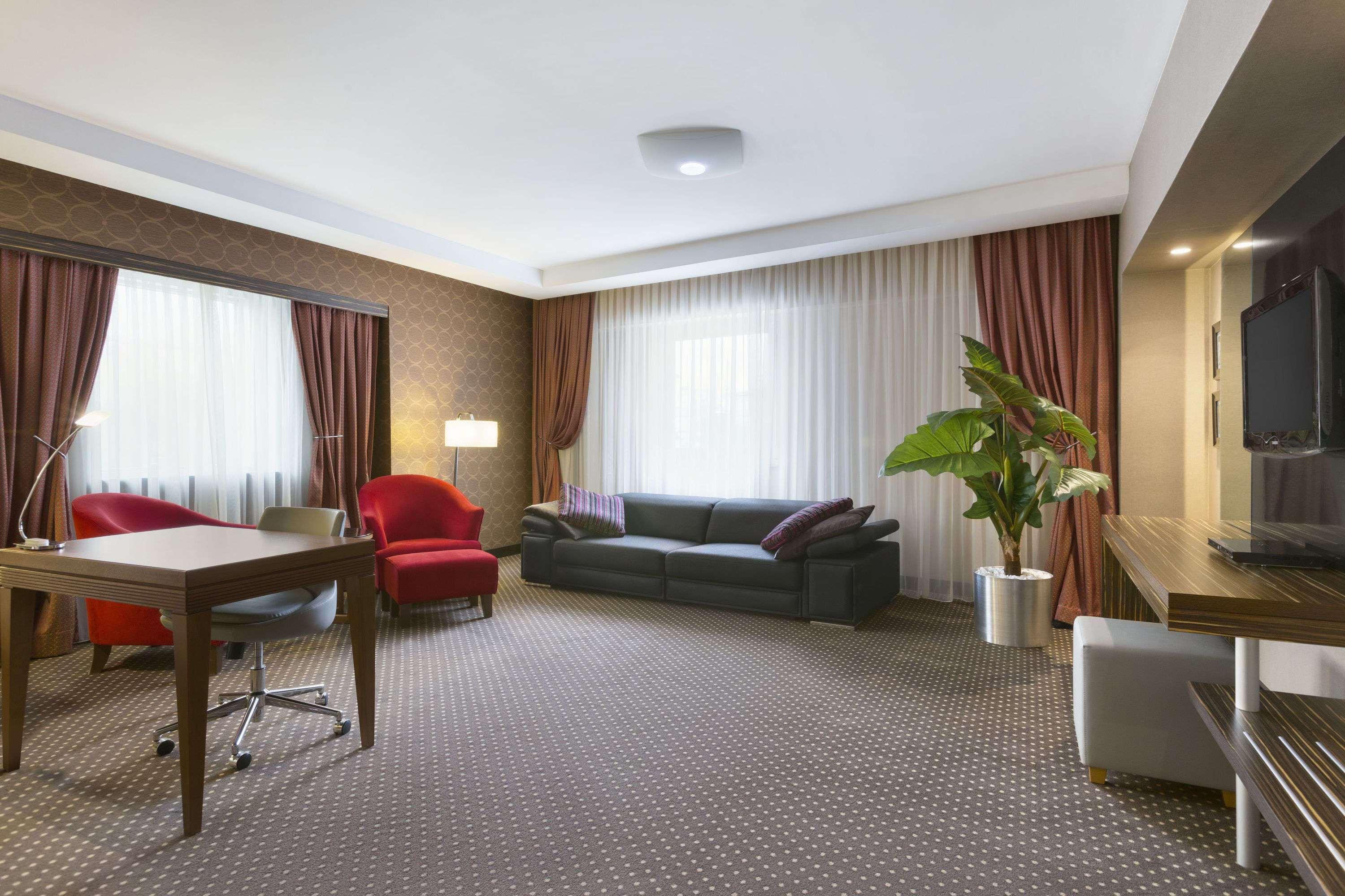 Ramada Plaza By Wyndham Izmit 5*